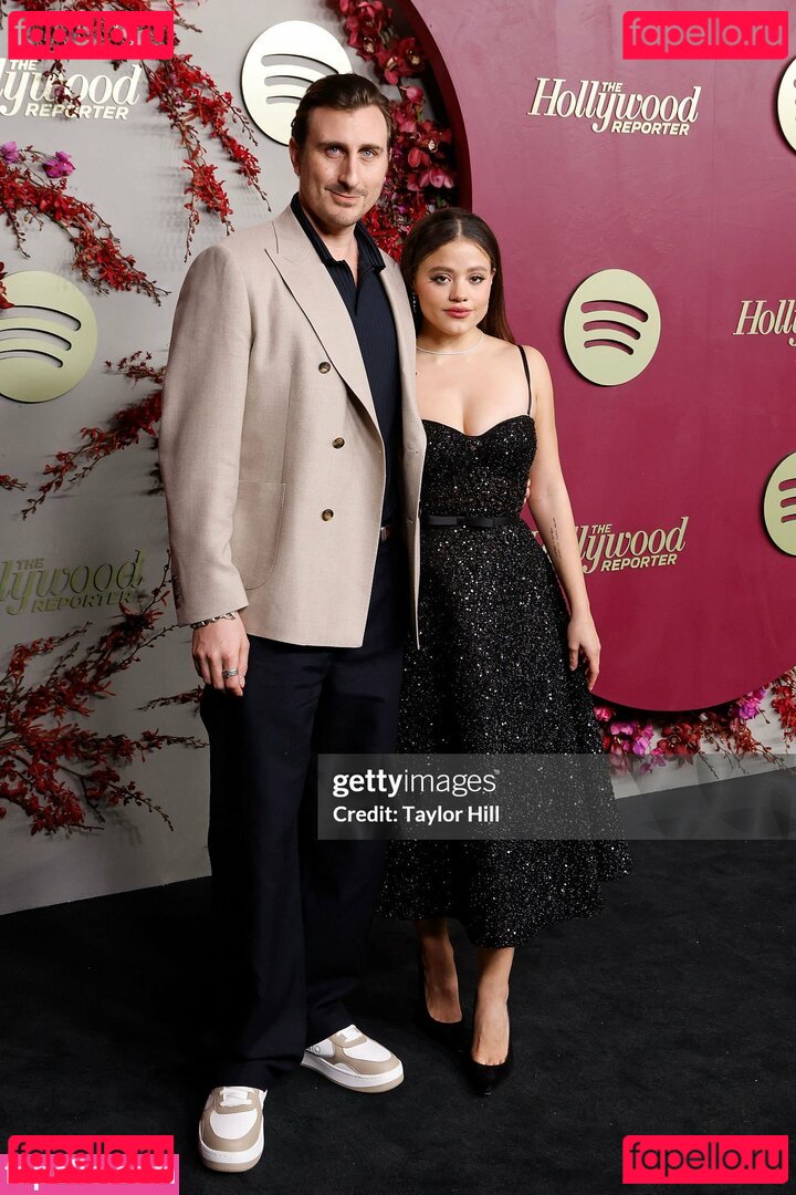 Sarah Jeffery Nude Onlyfans Photo 7