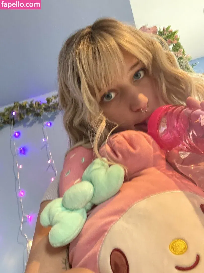 angeltwat Onlyfans Photo Gallery 