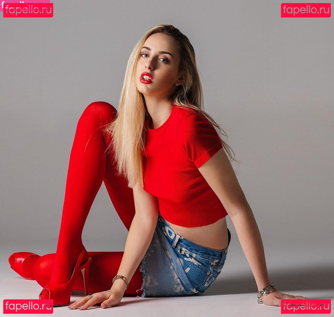 Greta Ray Nude Onlyfans Photo 4