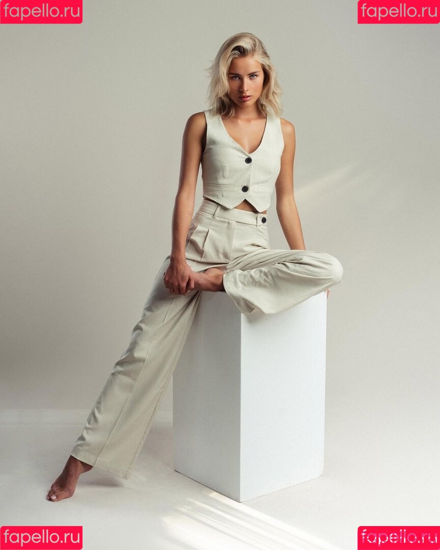 Mary Bell Onlyfans Photo Gallery 