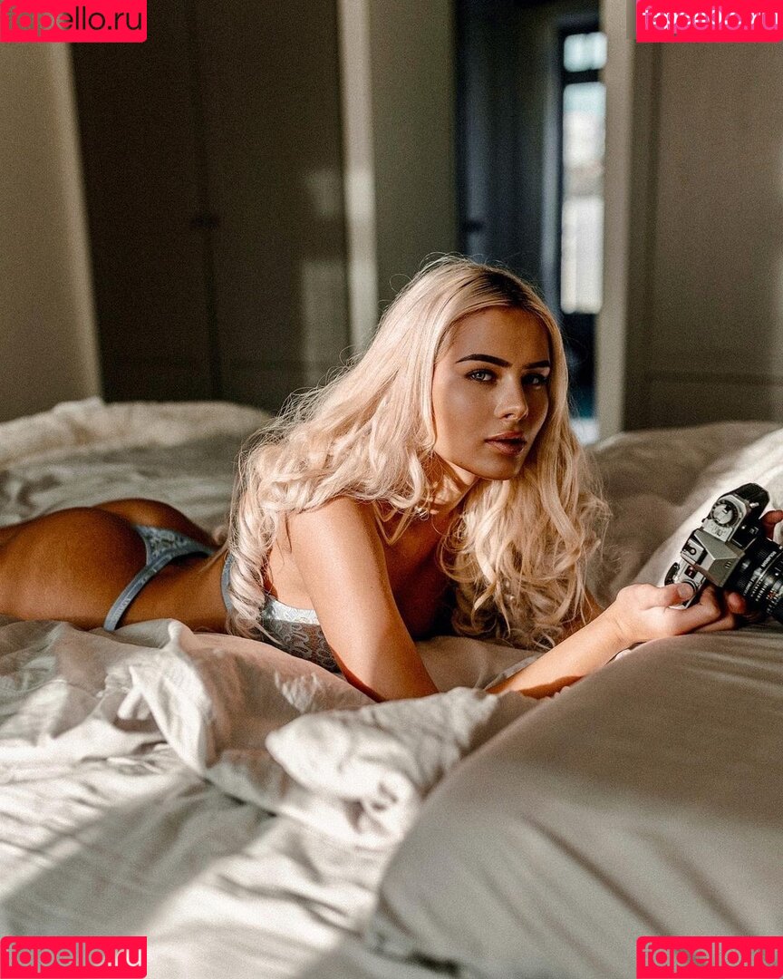 Mary Bell Onlyfans Photo Gallery 