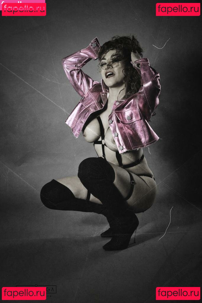Isadora Villa Nude Onlyfans Photo 12