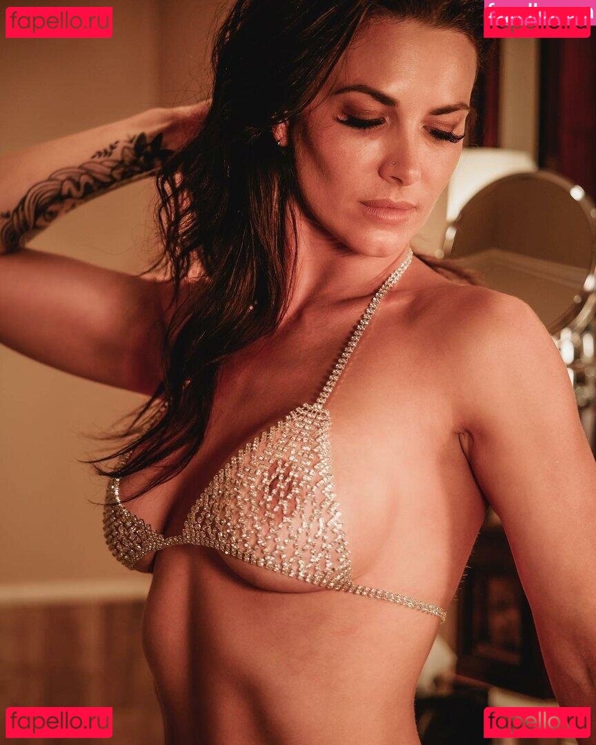 Laura Surrich Nude Onlyfans Photo 4