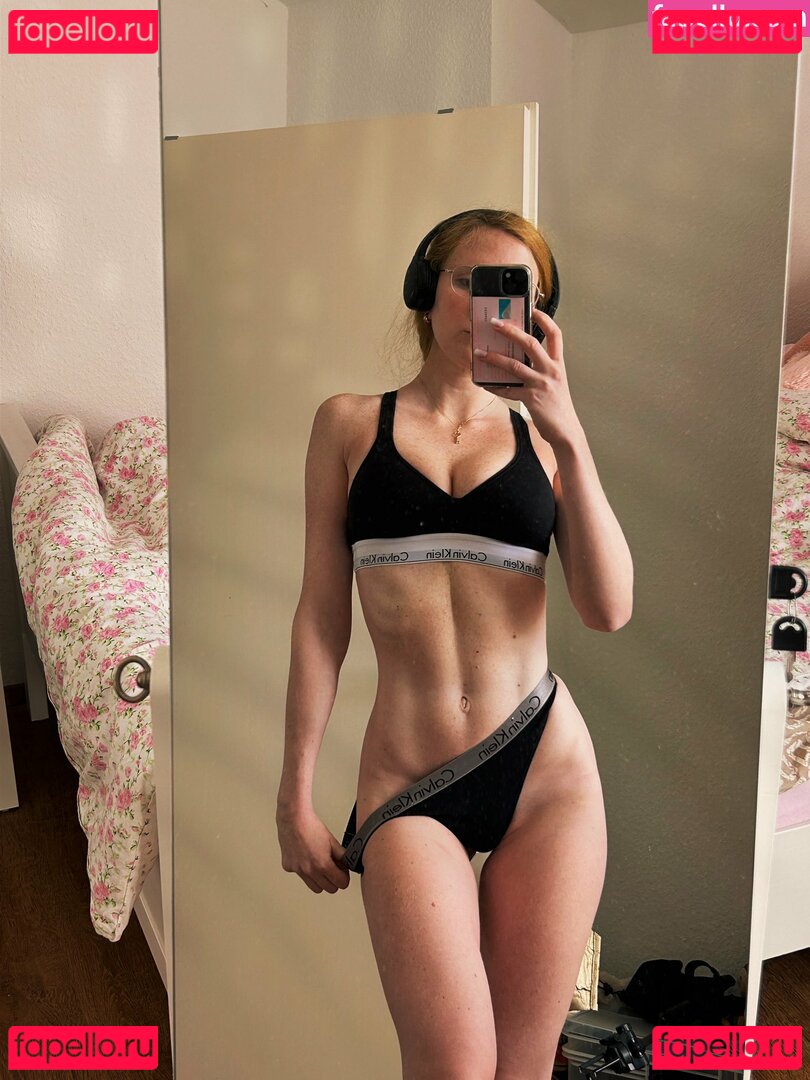 Saraguitan Nude Onlyfans Photo 41