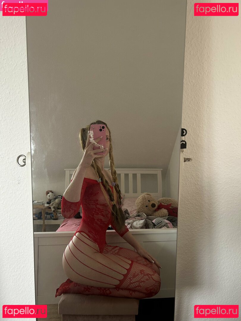 Saraguitan Nude Onlyfans Photo 37