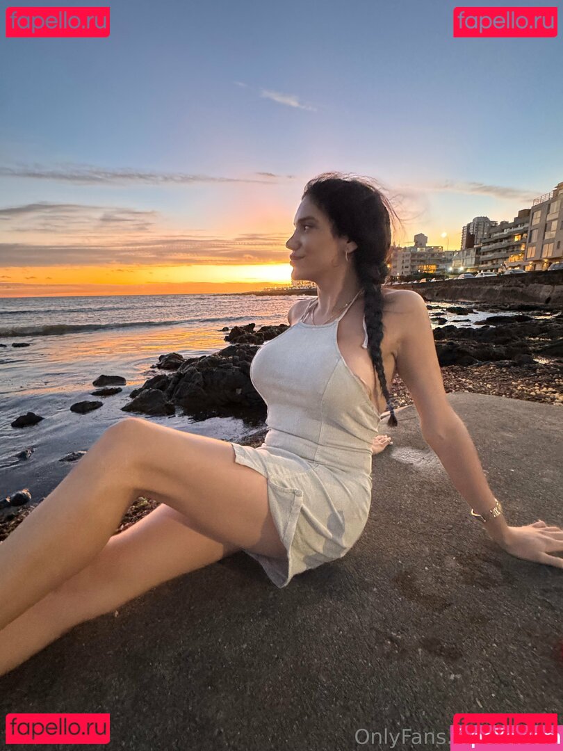 lari.ts Nude Onlyfans Photo 37