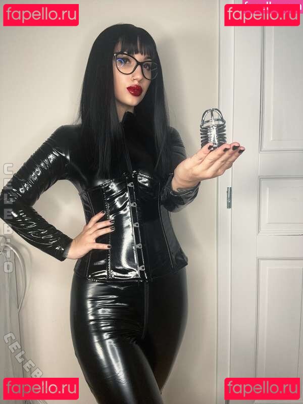 Goddess Zara Nude Onlyfans Photo 8