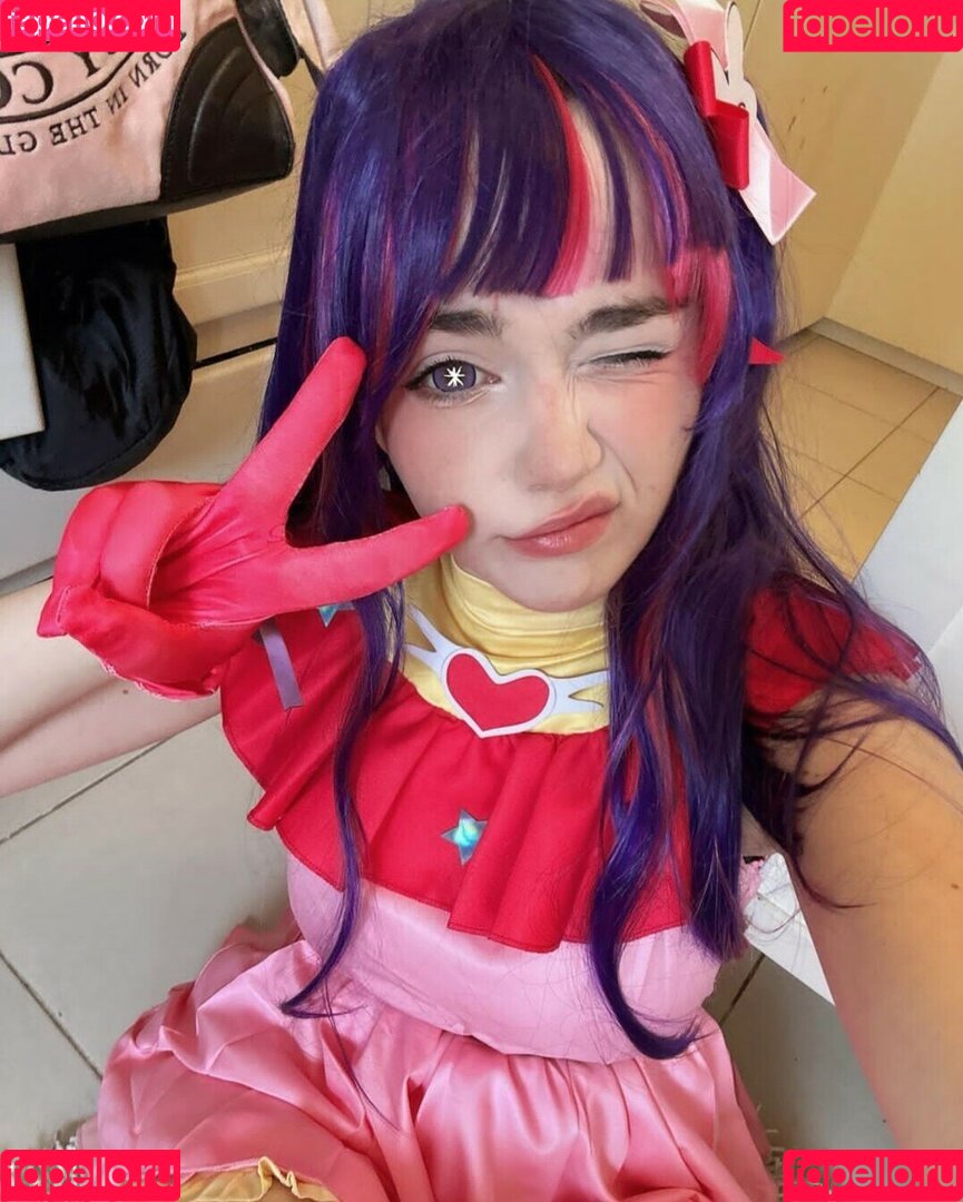 emquizii Onlyfans Photo Gallery 