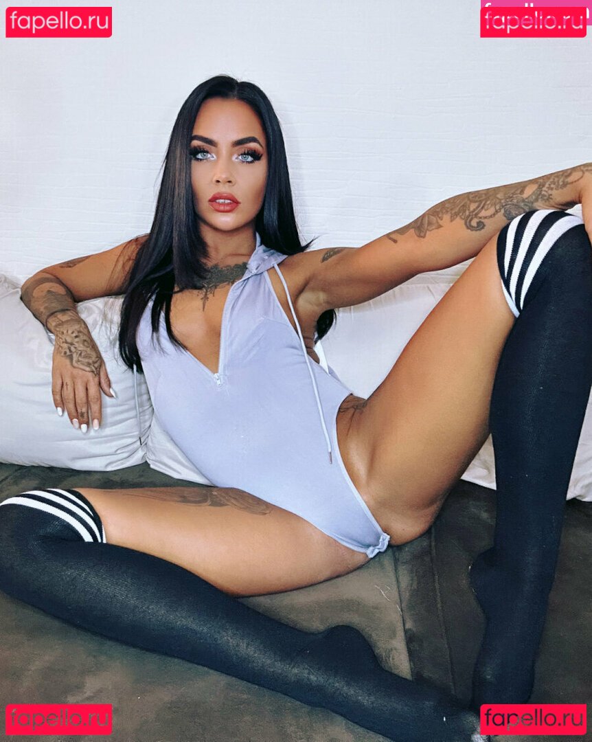 Miri Brook Nude Onlyfans Photo 3