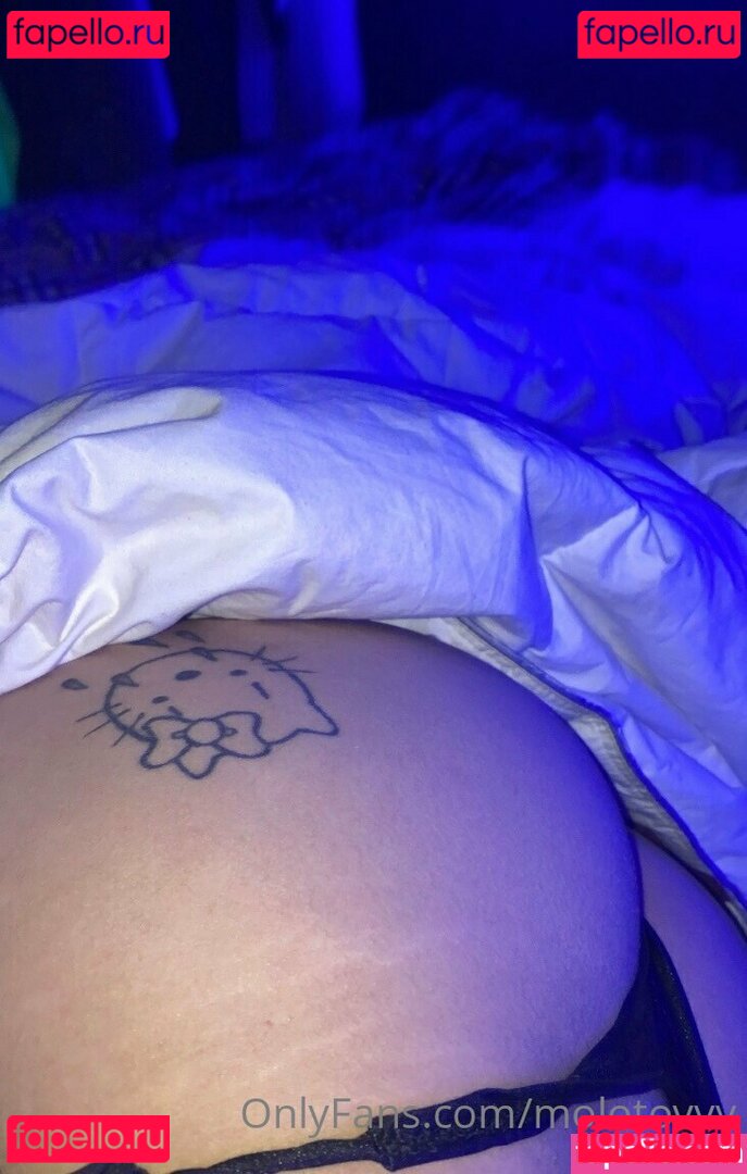 molotovvv Nude Onlyfans Photo 11
