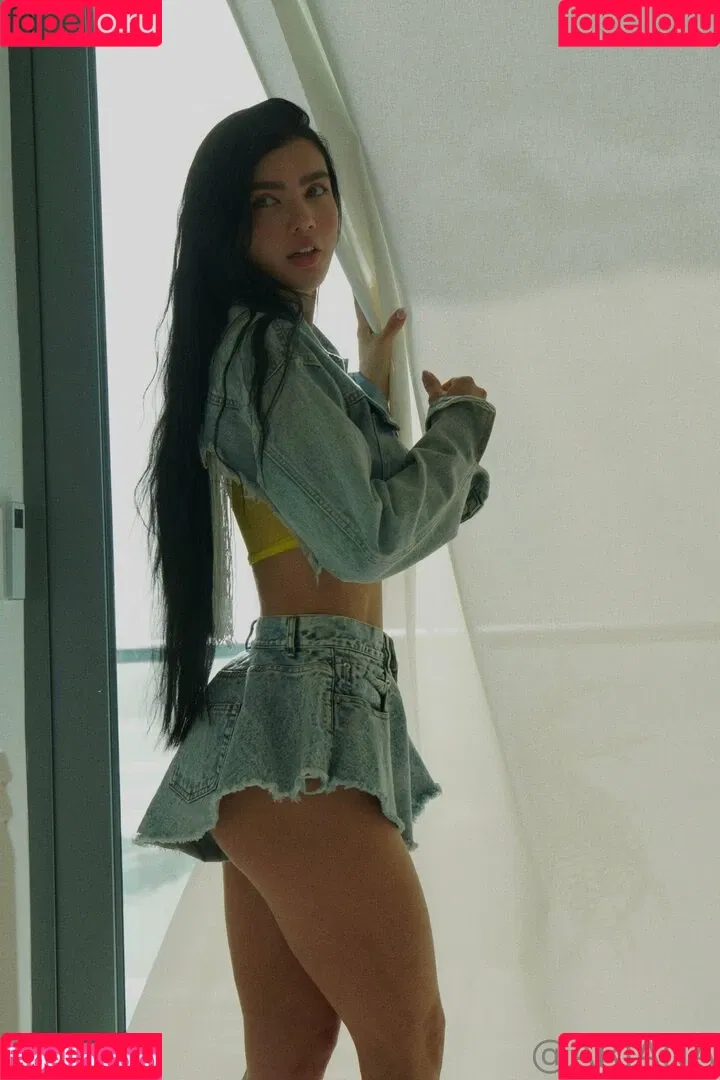 ariana Onlyfans Photo Gallery 