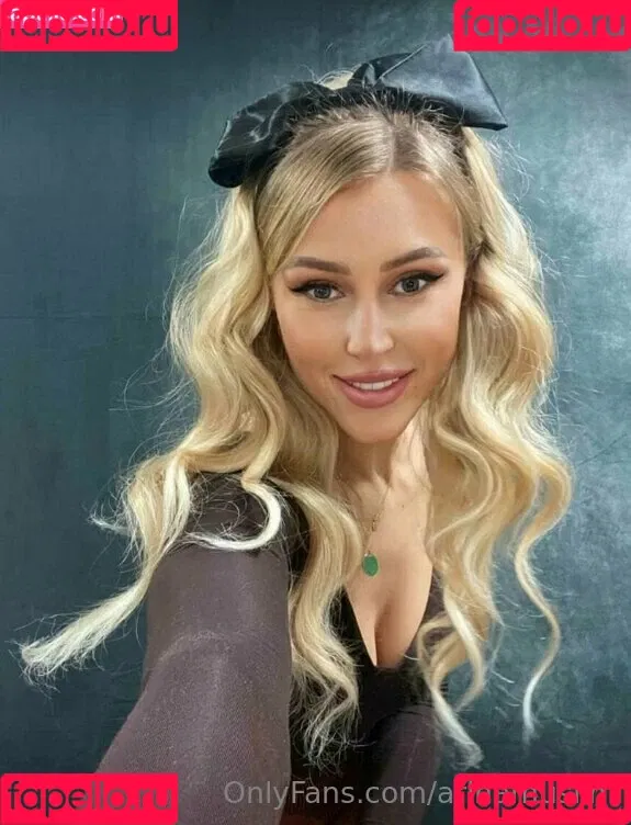 arinamuslim Onlyfans Photo Gallery 