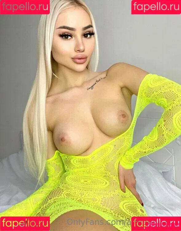 arinamuslim Onlyfans Photo Gallery 