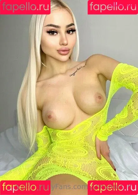 arinamuslim Onlyfans Photo Gallery 