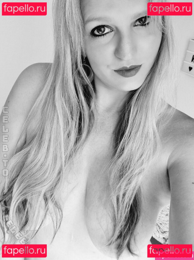 Caro_Kitten Nude Onlyfans Photo 11