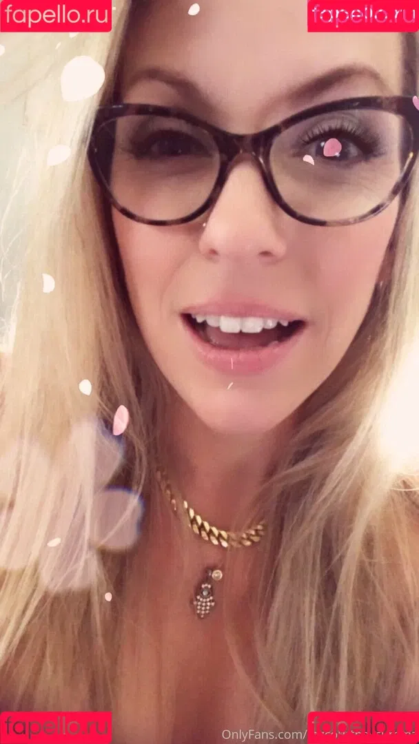 mzcourtneycummz Onlyfans Photo Gallery 