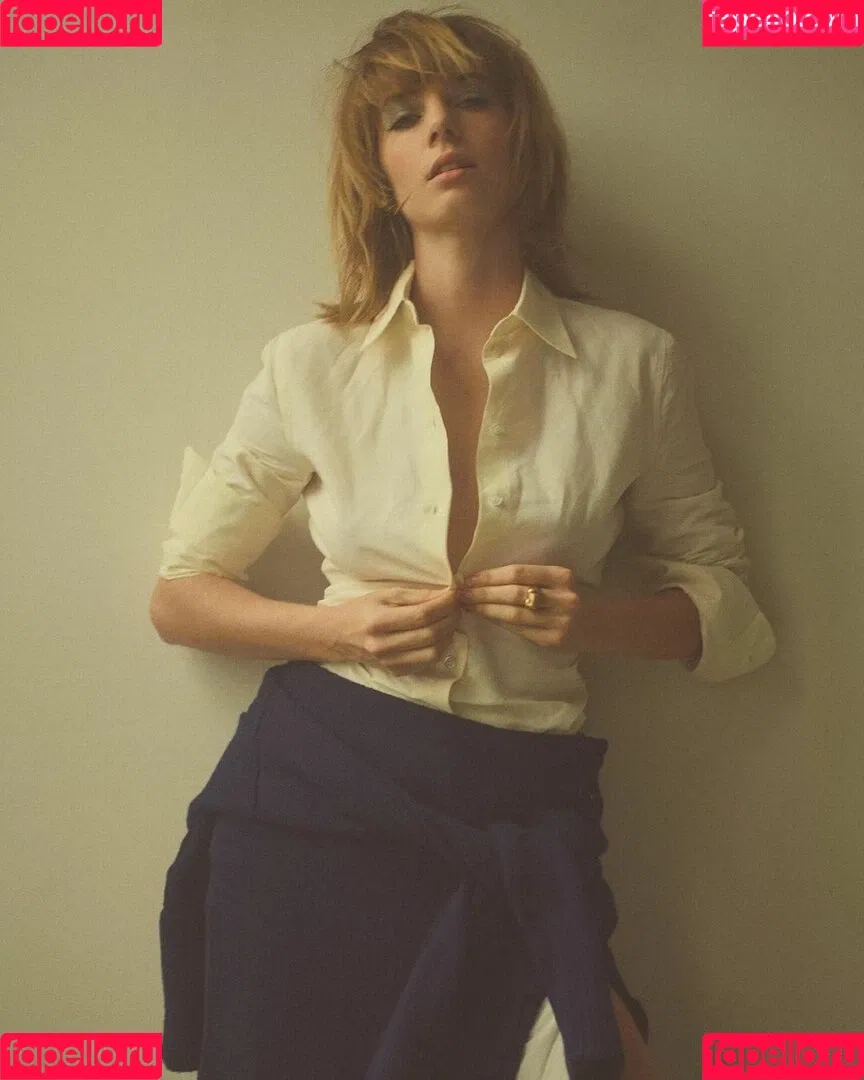 Maya Hawke Onlyfans Photo Gallery 