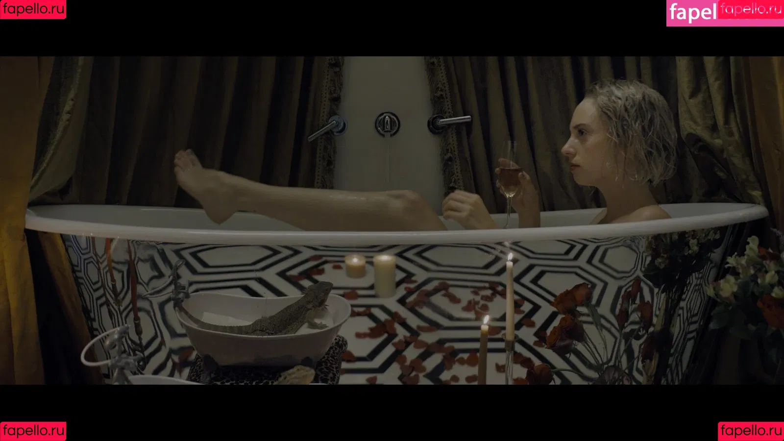 Maya Hawke Onlyfans Photo Gallery 