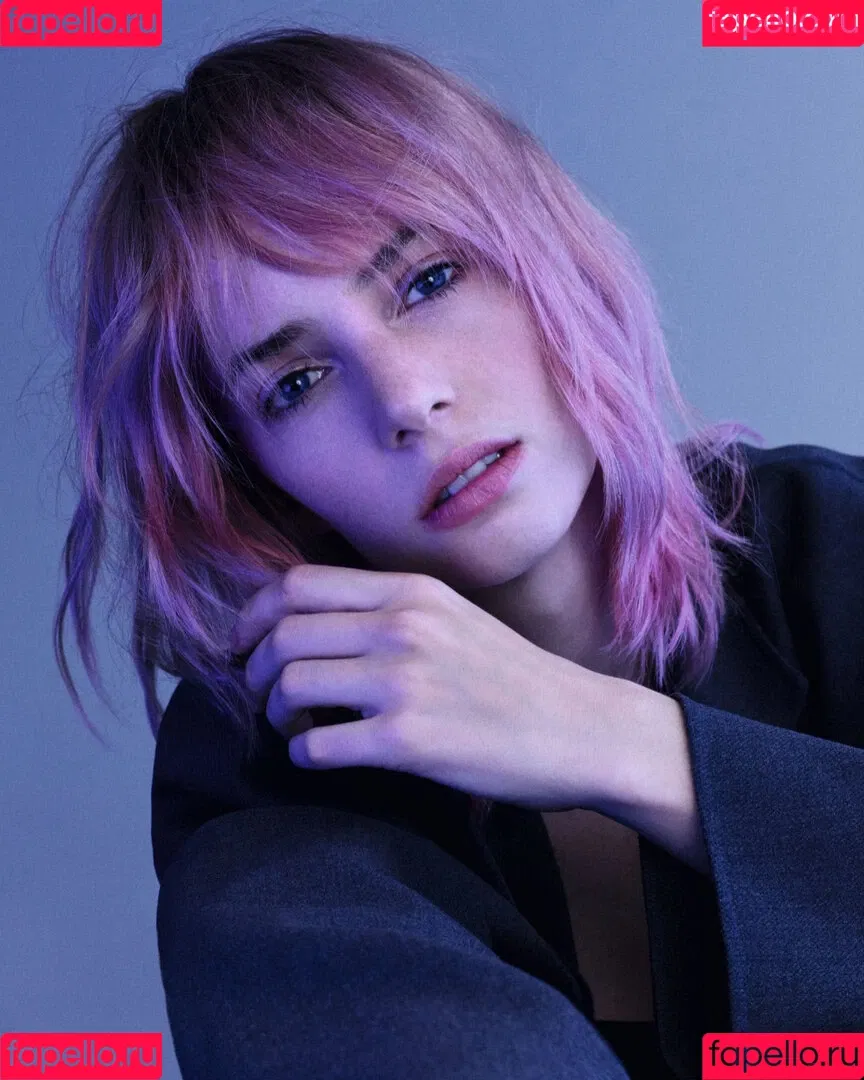 Maya Hawke Onlyfans Photo Gallery 