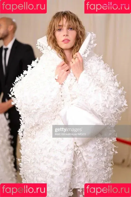 Maya Hawke Onlyfans Photo Gallery 