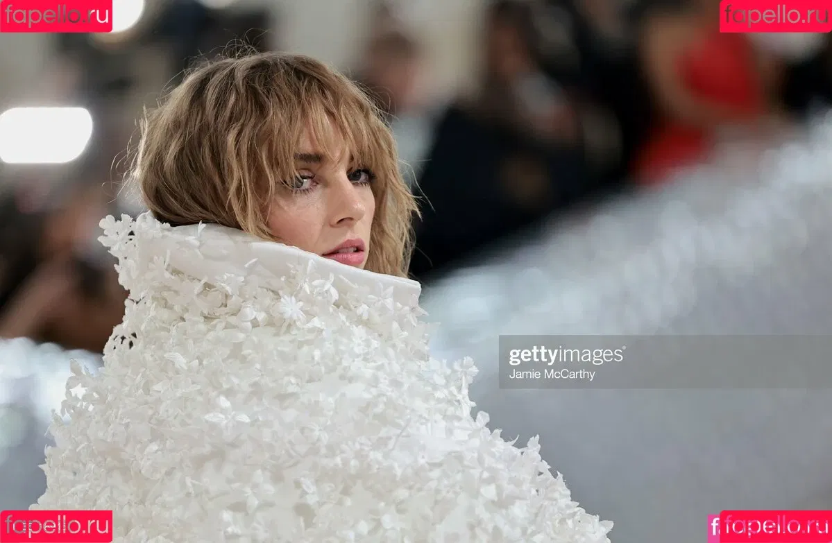 Maya Hawke Onlyfans Photo Gallery 