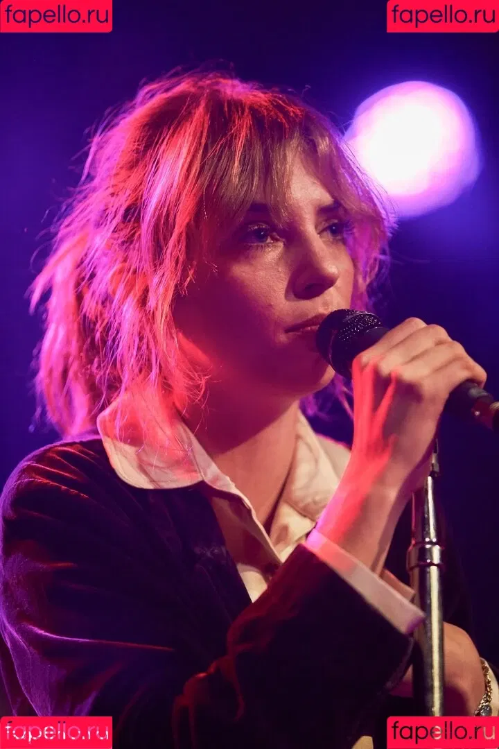 Maya Hawke Onlyfans Photo Gallery 