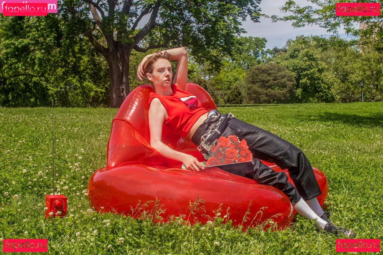 Maya Hawke Onlyfans Photo Gallery 