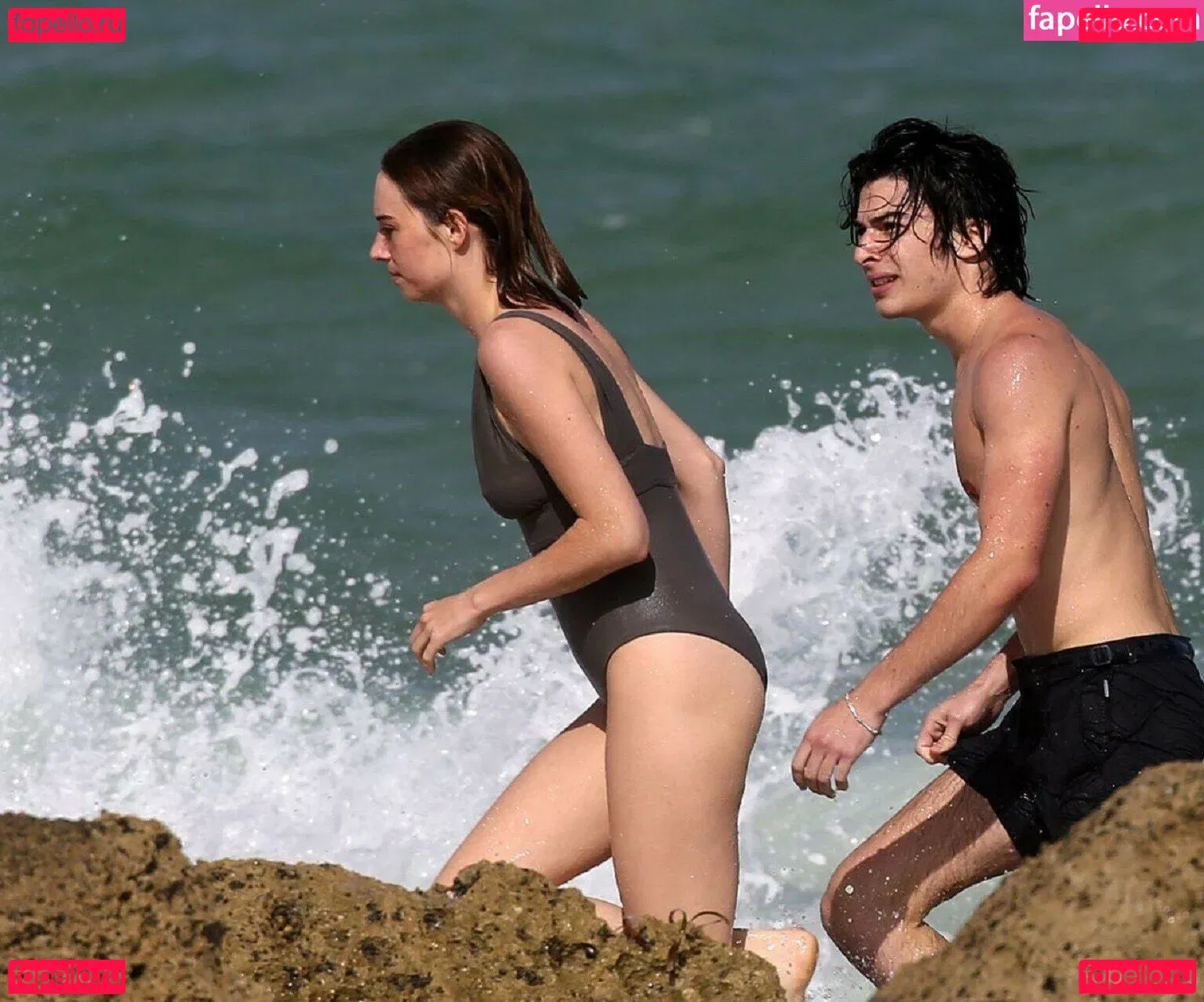 Maya Hawke Onlyfans Photo Gallery 