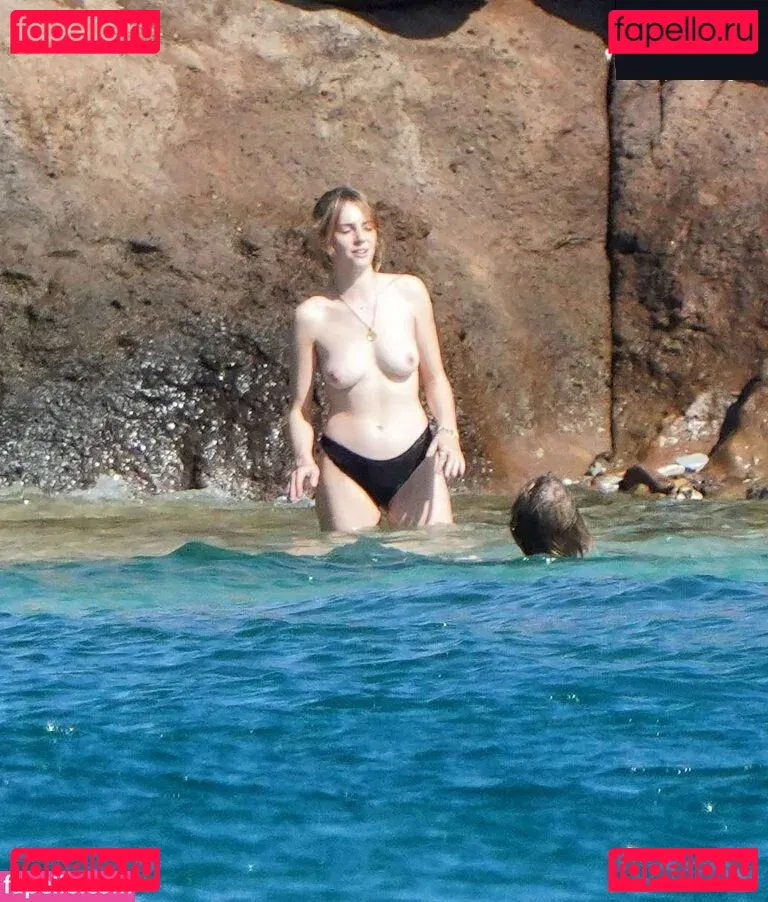 Maya Hawke Onlyfans Photo Gallery 