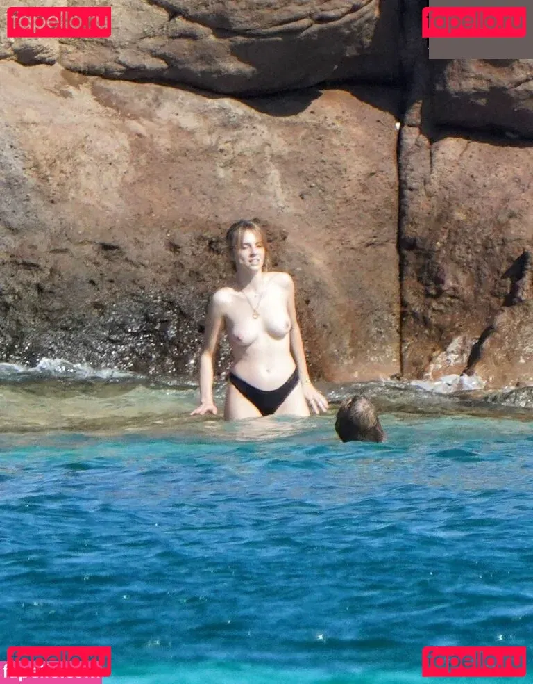 Maya Hawke Onlyfans Photo Gallery 