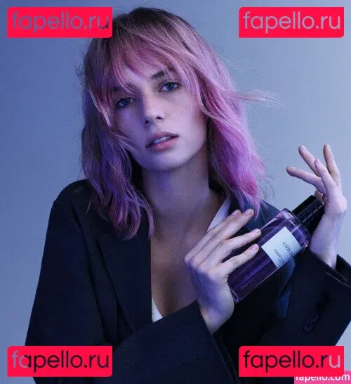 Maya Hawke Onlyfans Photo Gallery 