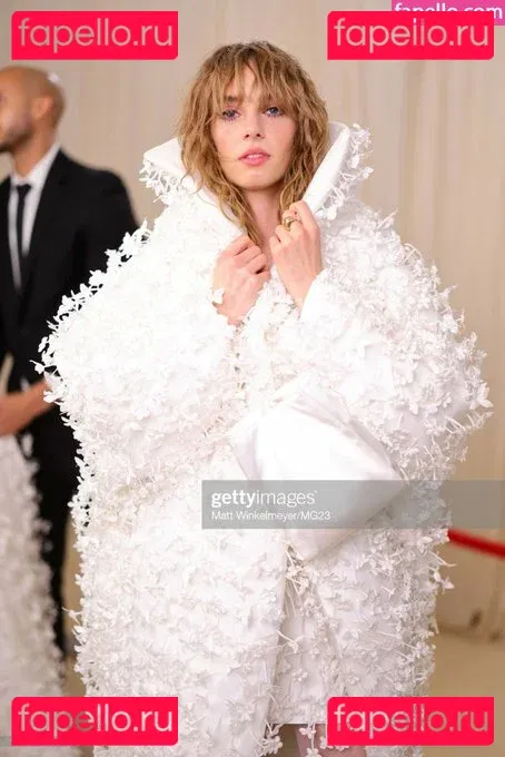 Maya Hawke Onlyfans Photo Gallery 