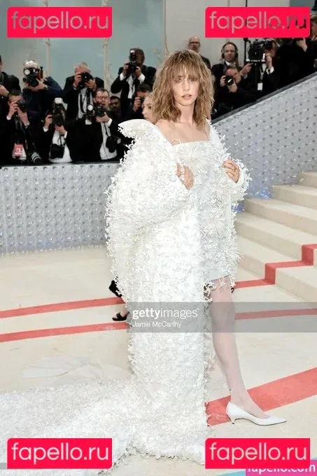 Maya Hawke Onlyfans Photo Gallery 