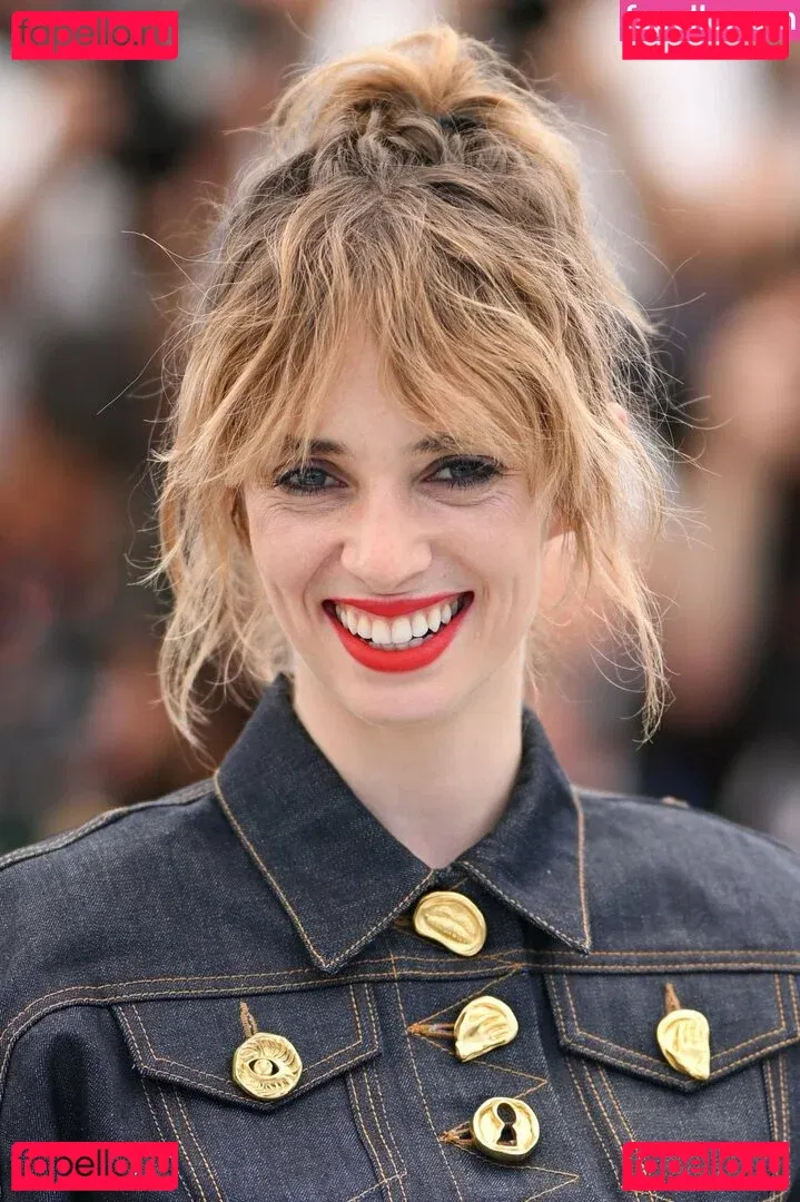 Maya Hawke Onlyfans Photo Gallery 