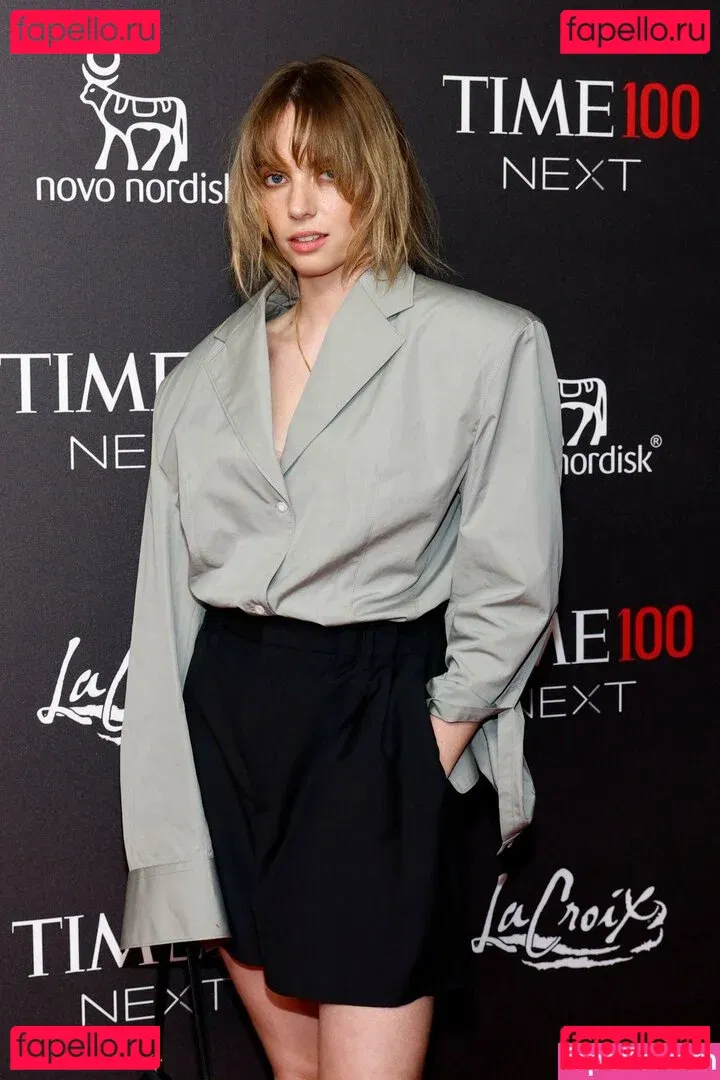 Maya Hawke Onlyfans Photo Gallery 