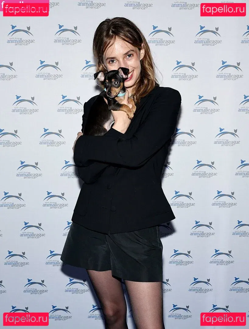 Maya Hawke Onlyfans Photo Gallery 