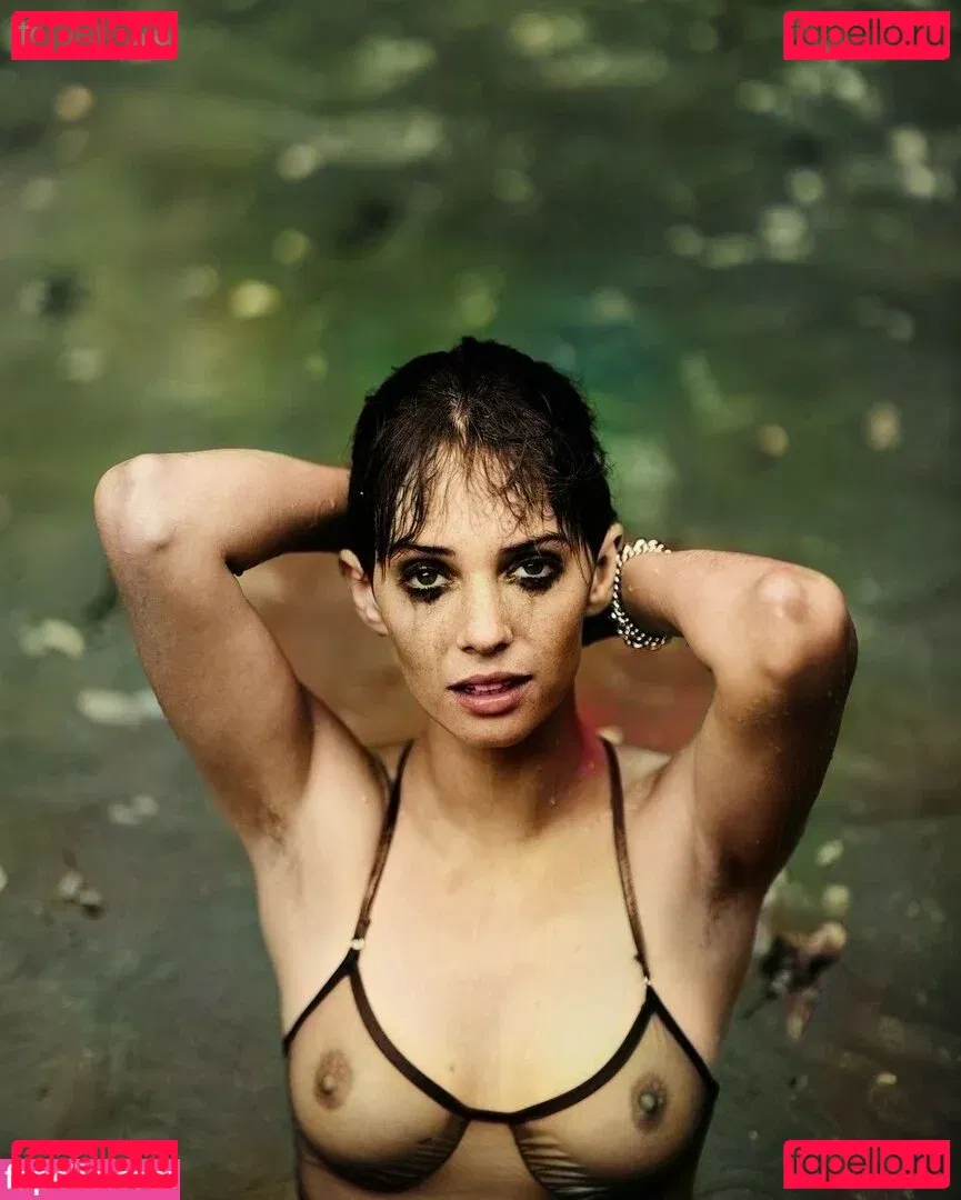 Maya Hawke Onlyfans Photo Gallery 