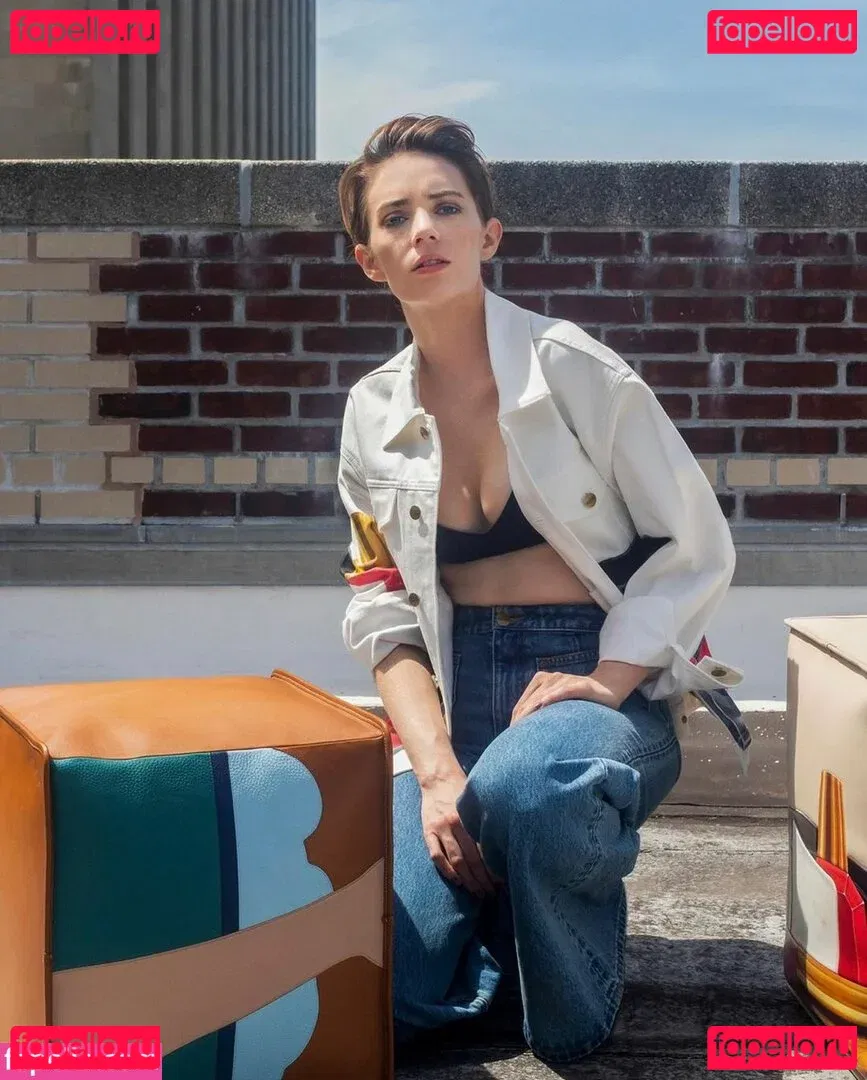 Maya Hawke Onlyfans Photo Gallery 