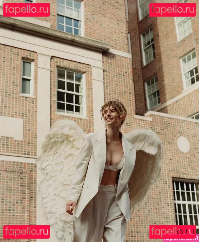 Maya Hawke Onlyfans Photo Gallery 