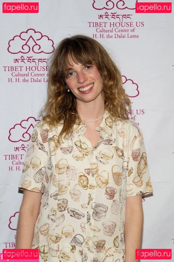 Maya Hawke Onlyfans Photo Gallery 