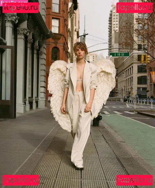 Maya Hawke Onlyfans Photo Gallery 