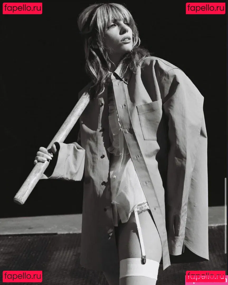 Maya Hawke Onlyfans Photo Gallery 