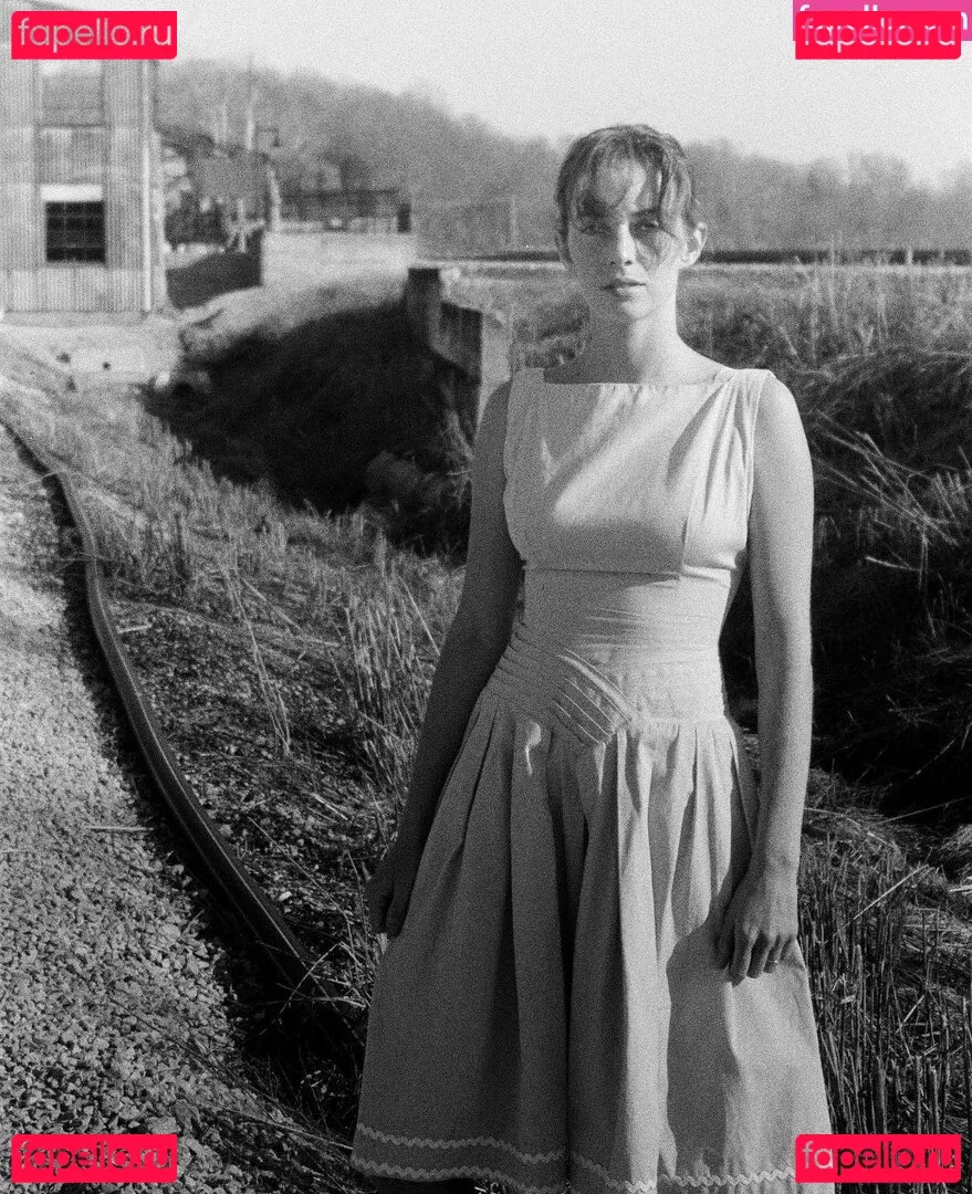 Maya Hawke Onlyfans Photo Gallery 