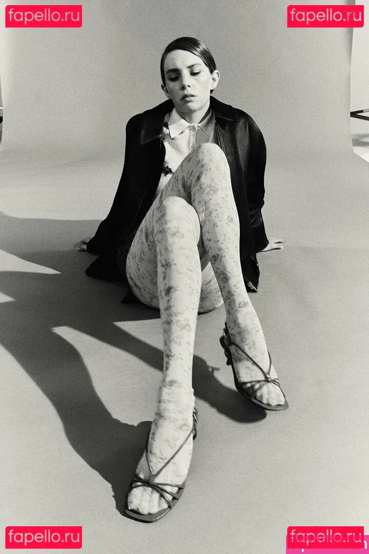 Maya Hawke Onlyfans Photo Gallery 