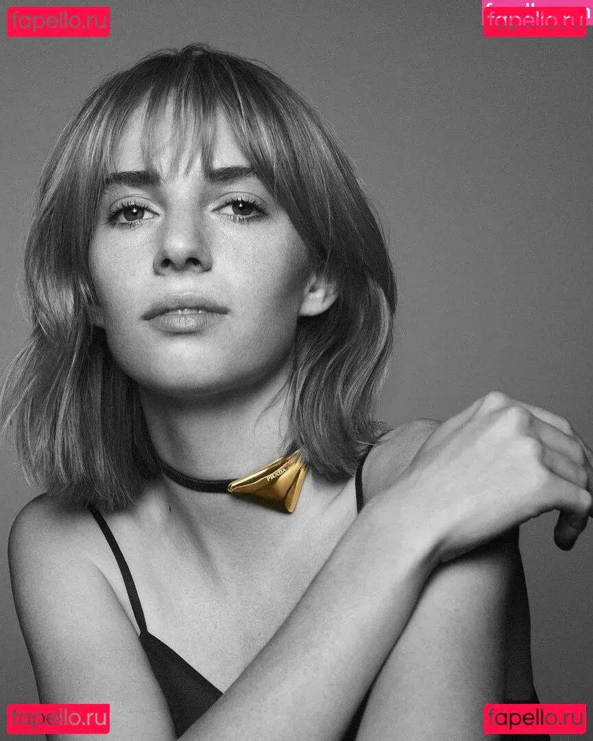 Maya Hawke Onlyfans Photo Gallery 