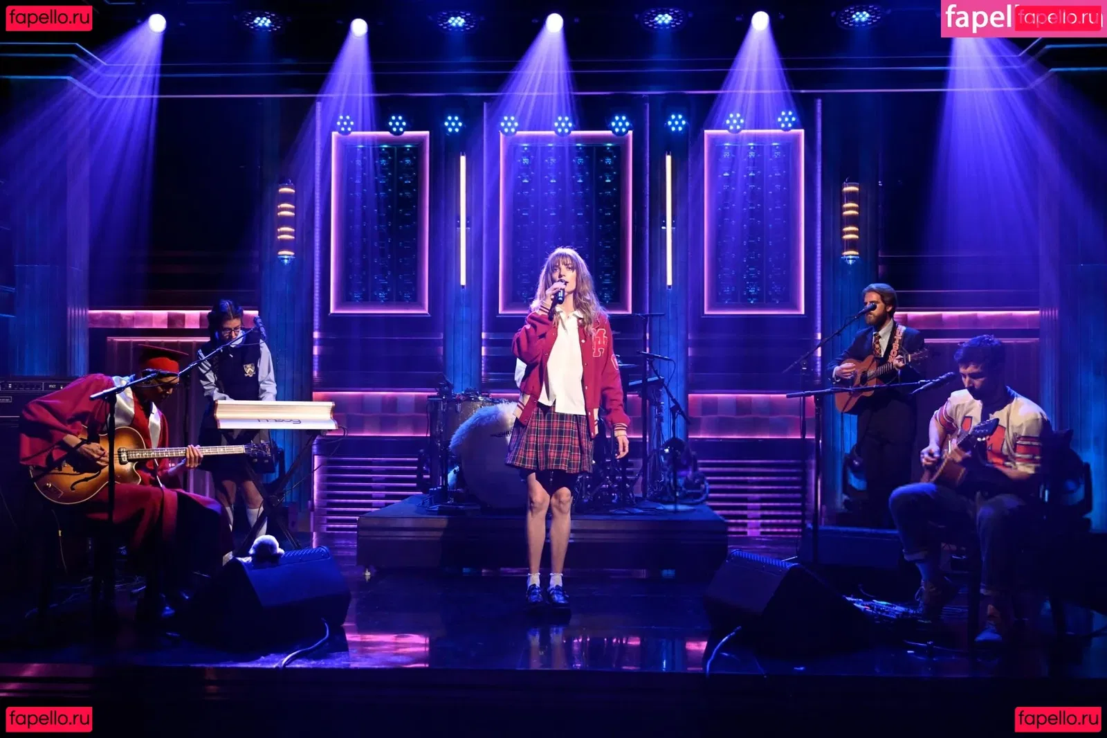 Maya Hawke Onlyfans Photo Gallery 