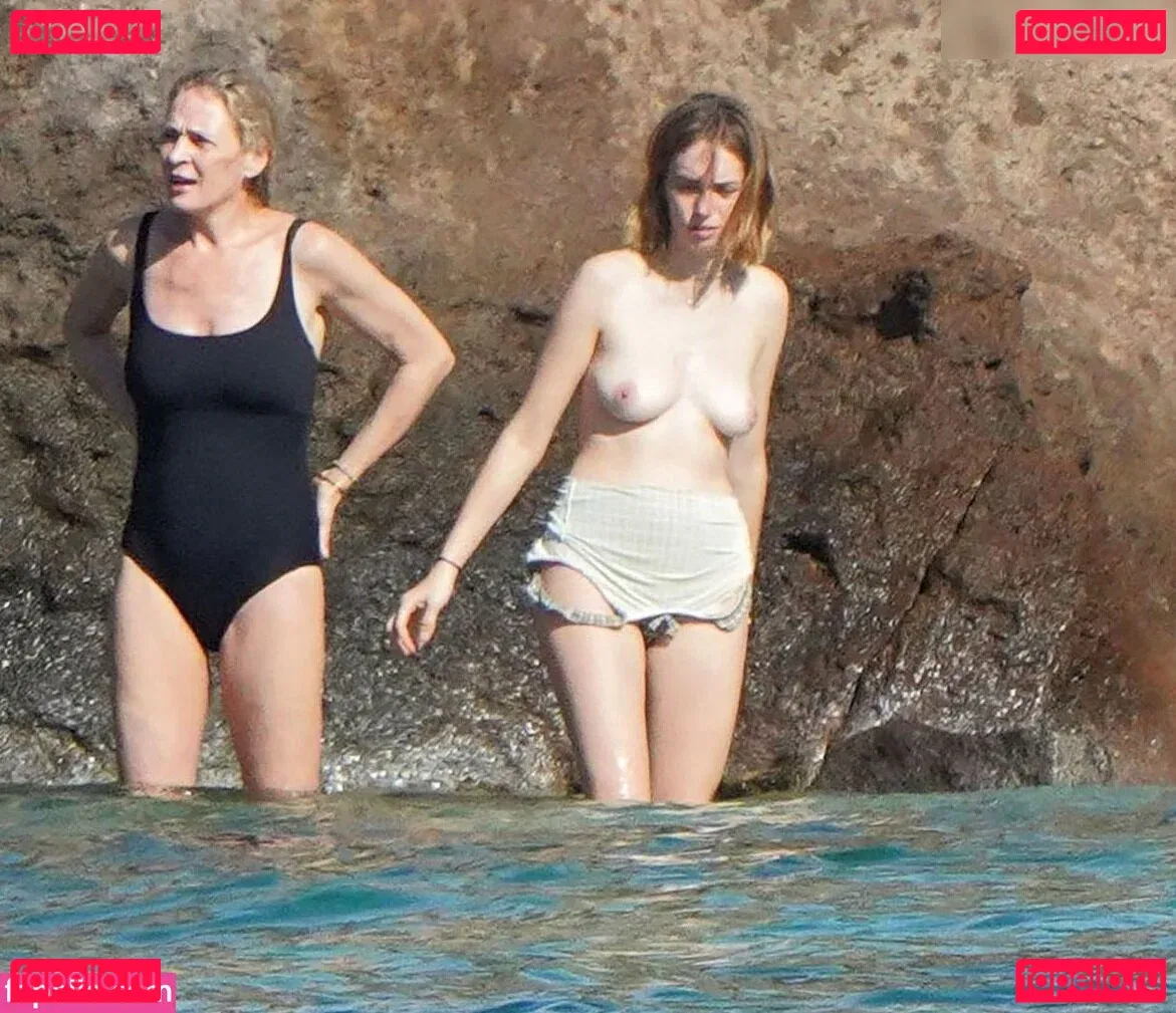 Maya Hawke Onlyfans Photo Gallery 