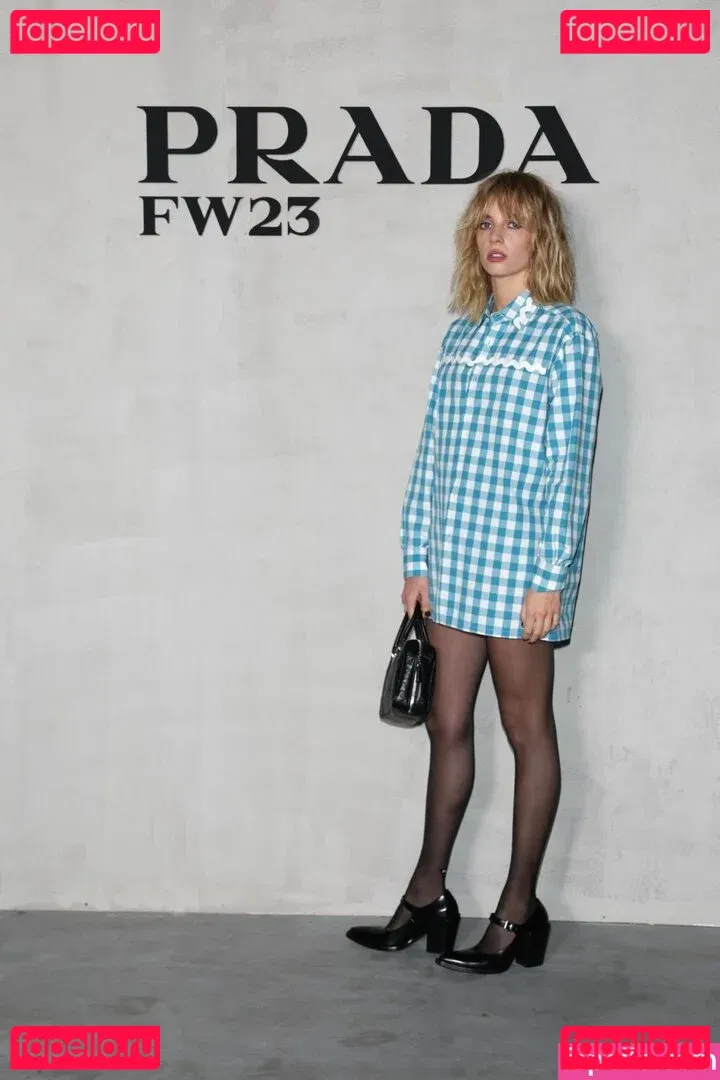 Maya Hawke Onlyfans Photo Gallery 