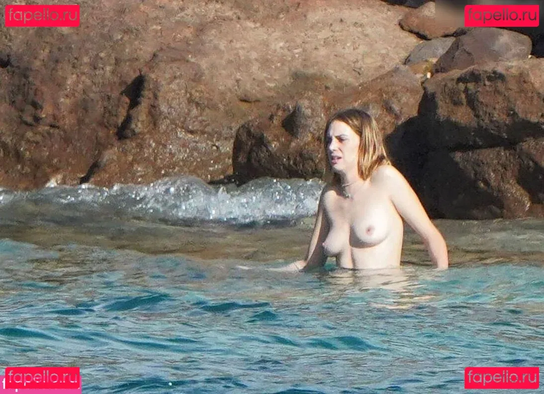 Maya Hawke Onlyfans Photo Gallery 