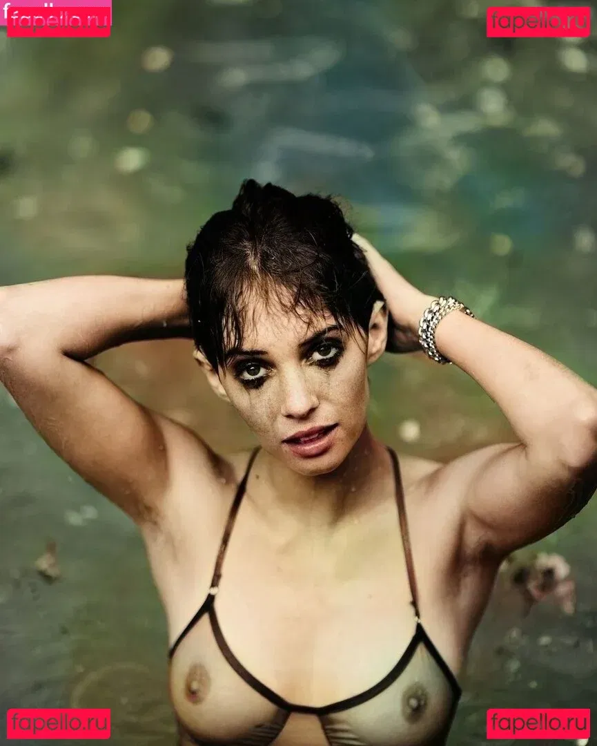 Maya Hawke Onlyfans Photo Gallery 